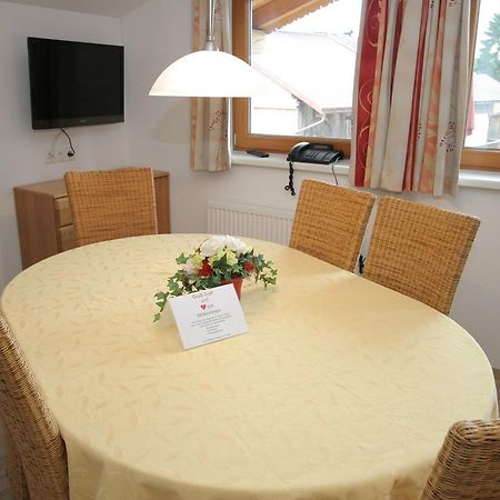 Charming Apartment In Uderns With Balcony ภายนอก รูปภาพ